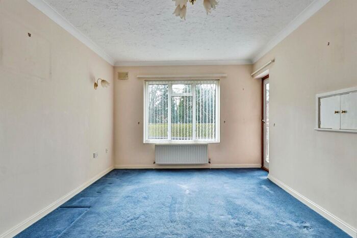 1 Bedroom Flat For Sale In Lansdowne Road, Bournemouth, BH1