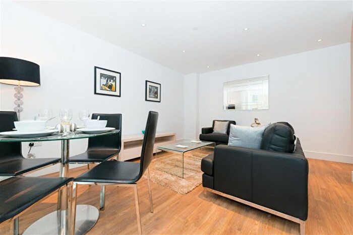 1 Bedroom Flat To Rent In Gillespie Court, Queensland Rd, N7