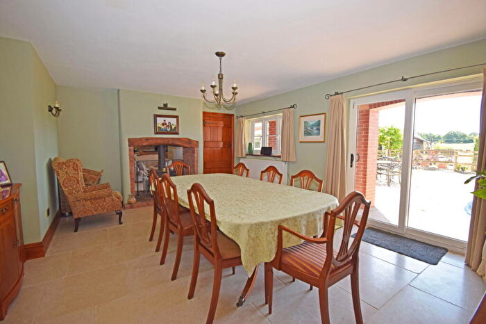 4 Bedroom Detached House For Sale In Bournheath Road, Fairfield, Worcestershire, B61
