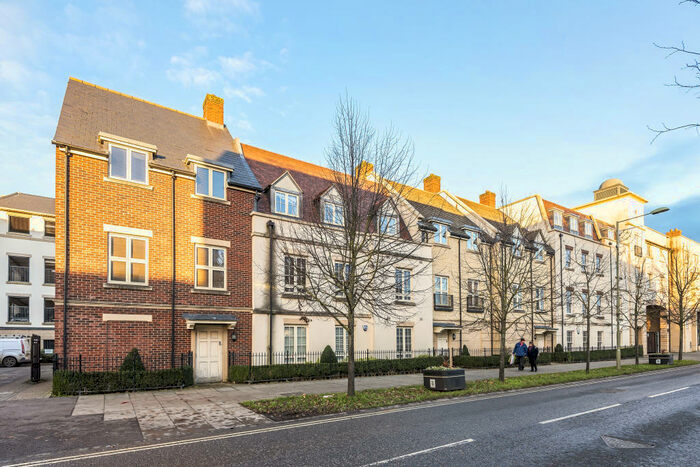 2 Bedroom Apartment To Rent In Welch Way, Witney, OX28