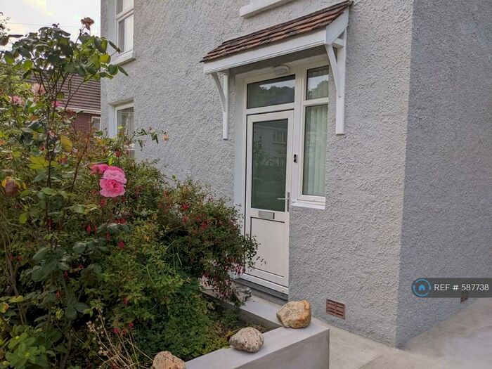 3 Bedroom Semi-Detached House To Rent In Old Oak Lane, Carmarthen, SA31