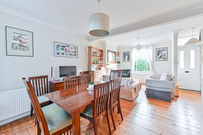 3 Bedroom House For Sale In Eversleigh Road, Shaftesbury Estate, London, SW11
