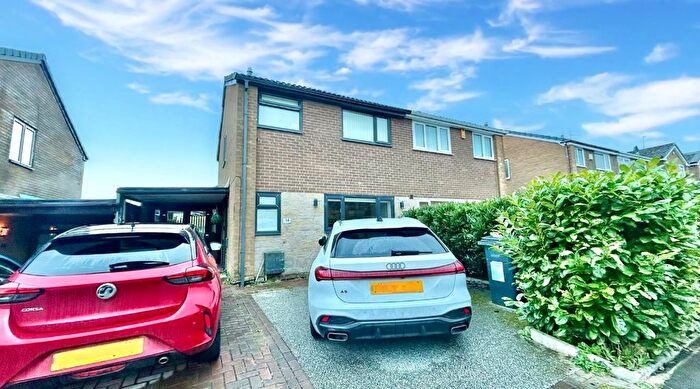 3 Bedroom Semi Detached House For Sale In York Road, Chadderton, Oldham, OL9