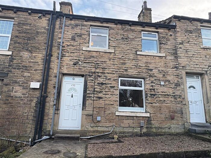 2 Bedroom Terraced House For Sale In Wakefield Road, Huddersfield, HD5