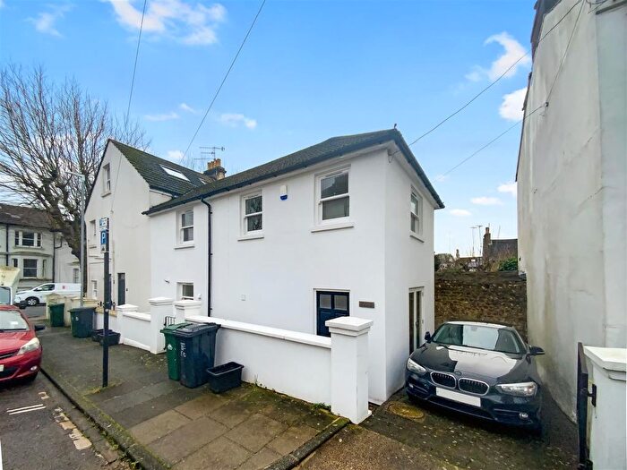 2 Bedroom End Of Terrace House For Sale In Clyde Road, Brighton, BN1