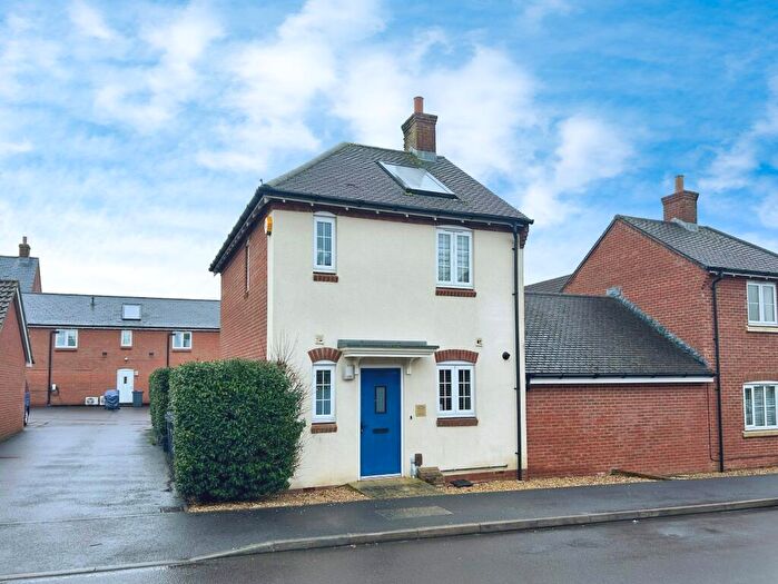 2 Bedroom House For Sale In Clover Lane, Durrington, Salisbury, SP4