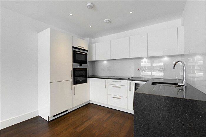 2 Bedroom Flat To Rent In Queensland Road, Holloway, N7