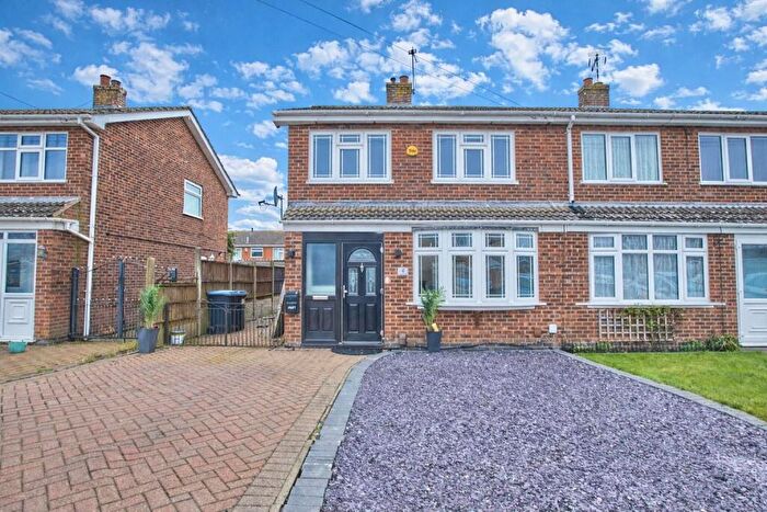 3 Bedroom Semi-Detached House To Rent In Lochmore Close, Hinckley, LE10