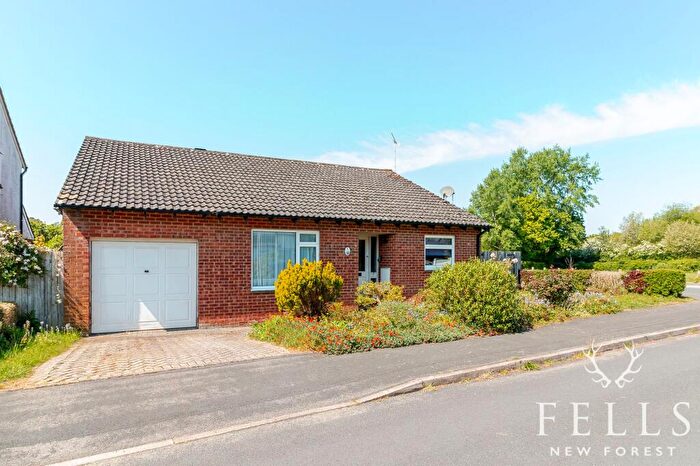 3 Bedroom Detached Bungalow For Sale In Kingfisher Way, Ringwood, BH24