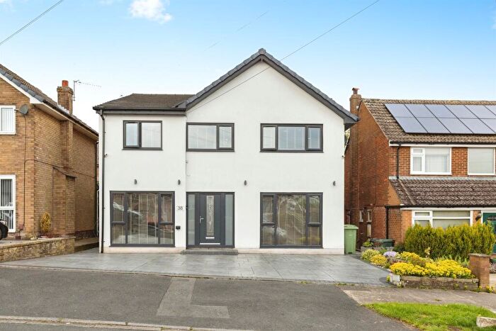 6 Bedroom Detached House For Sale In Grasleigh Avenue, Allerton, Bradford, BD15