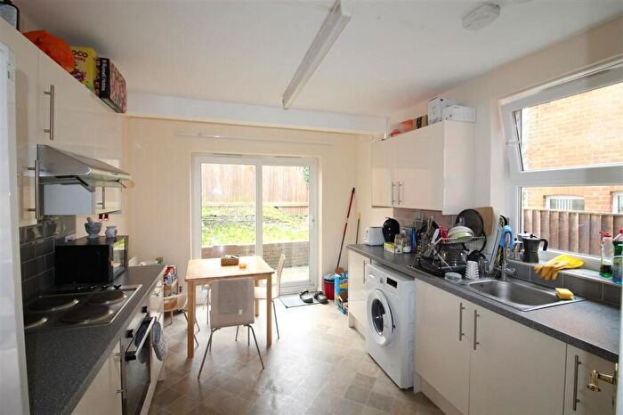 3 Bedroom Semi-Detached House To Rent In Sandhurst Road, Southampton, SO15