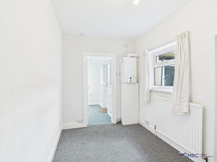 2 Bedroom Detached House To Rent In Ash Grove, Beverley Road, HU5