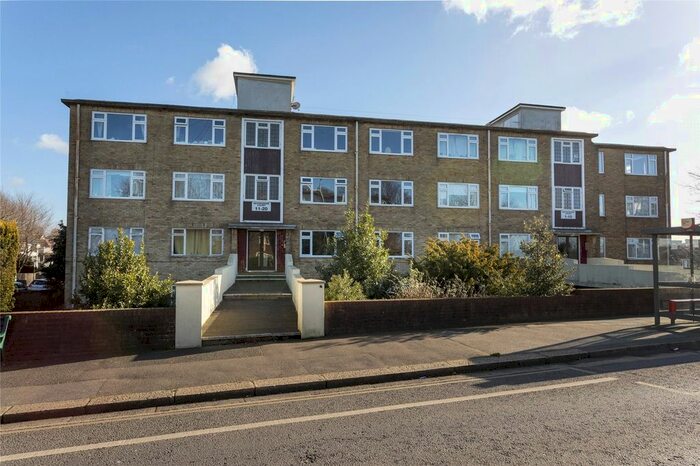 2 Bedroom Flat To Rent In Devonshire Court, The Drive, Hove, East Sussex, BN3
