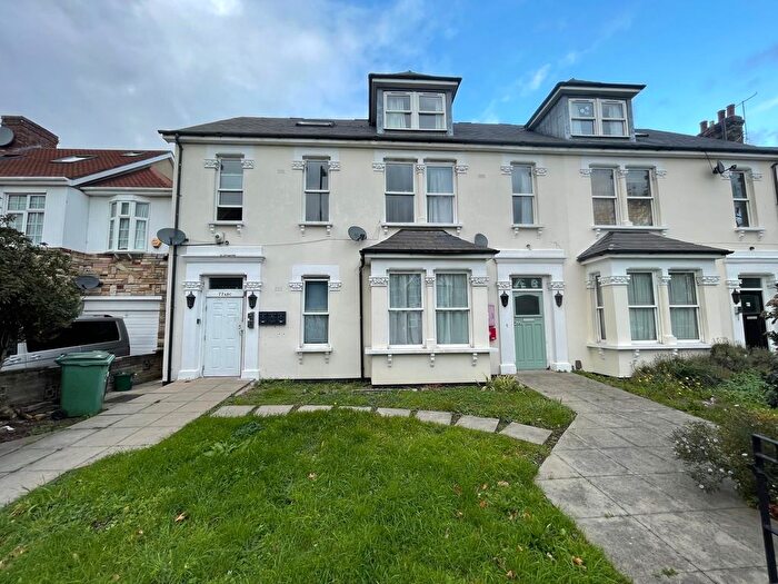 2 Bedroom Flat To Rent In Lansdowne Road, N17