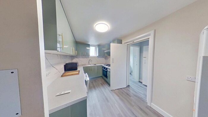 4 Bedroom Apartment To Rent In A Lenton Boulevard, Nottingham, NG7