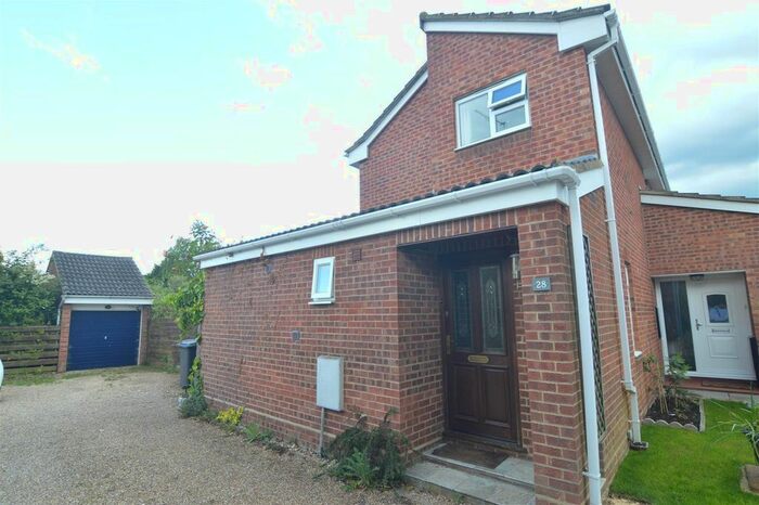 3 Bedroom Semi-Detached House To Rent In Littell Tweed, Springfield, Chelmsford, CM2