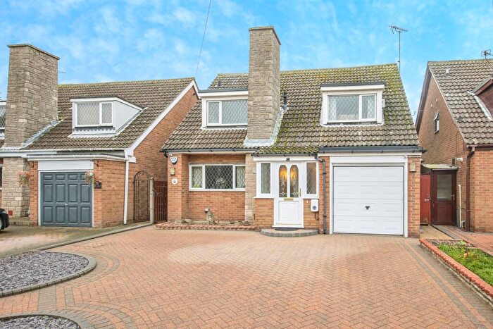 3 Bedroom Detached House For Sale In Jaywick Lane, Clacton-On-Sea, CO15