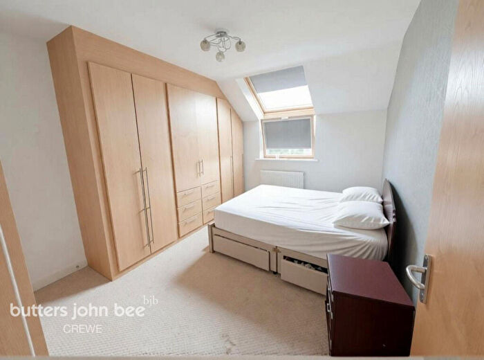 2 Bedroom Flat For Sale In Springfield Drive, Crewe, CW2
