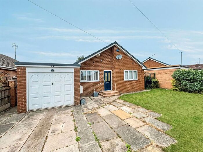 2 Bedroom Detached Bungalow For Sale In Buckingham Way, Byram, WF11