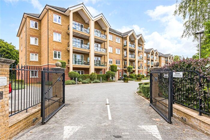 2 Bedroom Flat For Sale In Wharf Lane, Rickmansworth, Hertfordshire, WD3