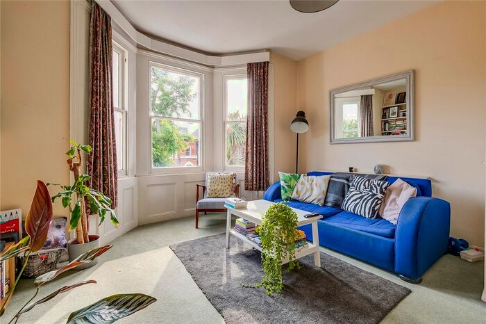 1 Bedroom Flat To Rent In Trinity Road, London, SW18