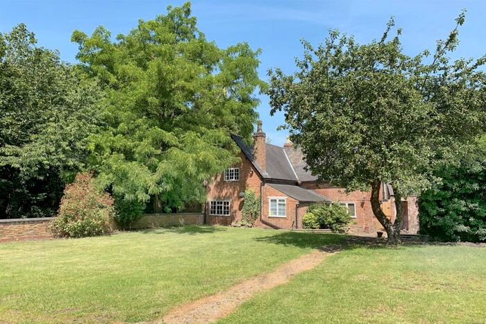 4 Bedroom House To Rent In Church Street, Blaby, Leicester, LE8