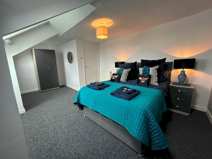 3 Bedroom Maisonette To Rent In Mount Street, Plymouth, Devon, PL4