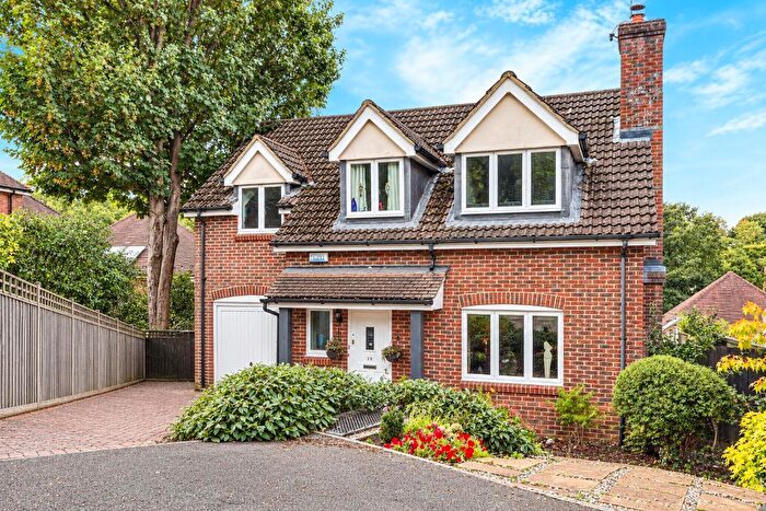 5 Bedroom Detached House For Sale In Boxford Close, South Croydon, CR2