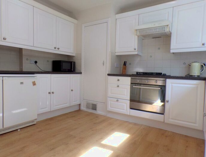 2 Bedroom Flat To Rent In Milcote Road, Central Solihull, B91