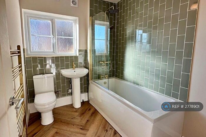 2 Bedroom Maisonette To Rent In Thoresby Court, Nottingham, NG3