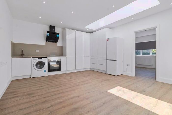Property To Rent In Dover Road, Edmonton, N9