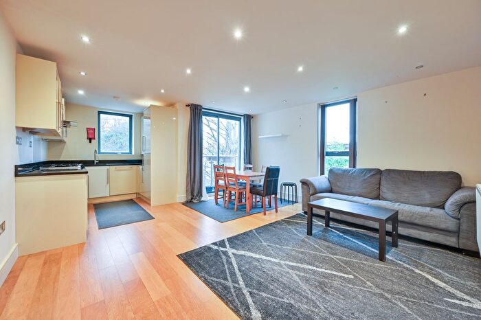 2 Bedroom Flat To Rent In Taymont Rise, Forest Hill, SE23