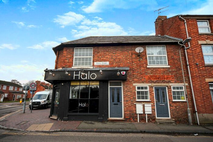 1 Bedroom Flat To Rent In Priory Street, Newport Pagnell, MK16