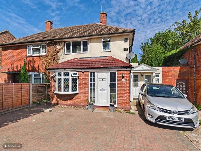 4 Bedroom Semi-Detached House For Sale In Dunley Drive, New Addington, Croydon, CR0