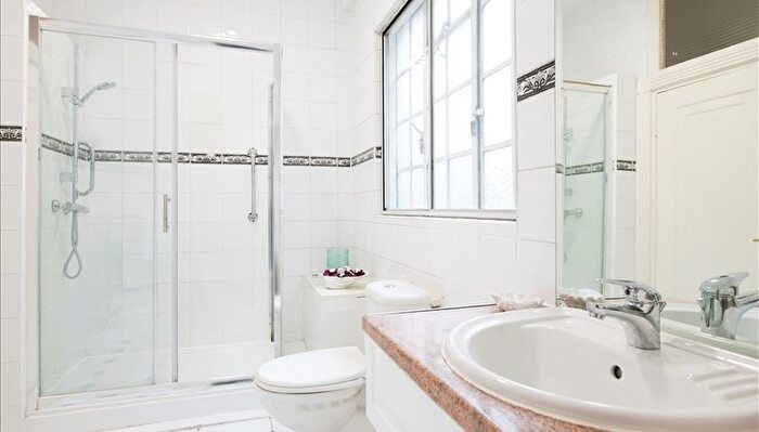 5 Bedroom Flat To Rent In Strathmore Court, Park Road, London, NW8