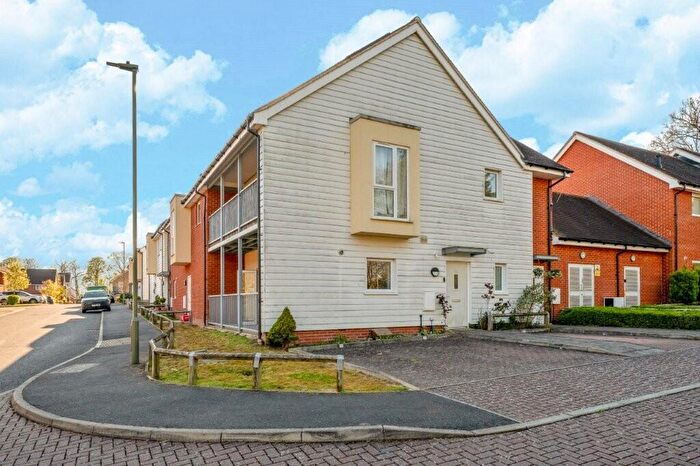 1 Bedroom Flat For Sale In Strawberry Fields, Addlestone, Surrey, KT15