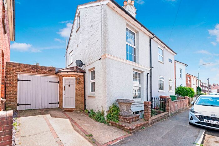 3 Bedroom Semi-Detached House For Sale In Springfield Road, Tunbridge Wells, TN4