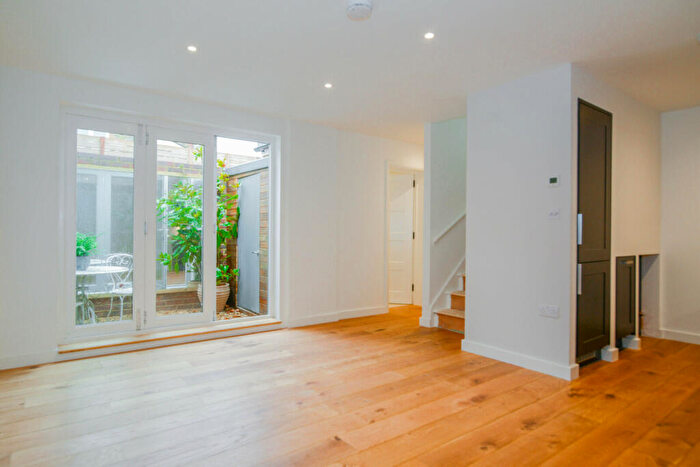 1 Bedroom Detached House To Rent In Observatory Road, East Sheen, SW14