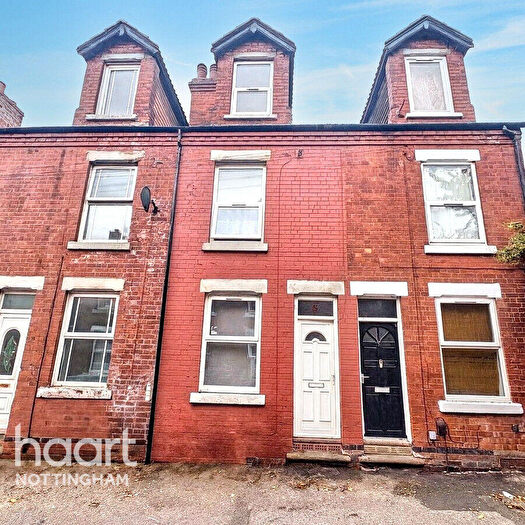3 Bedroom Terraced House For Sale In Robey Terrace, Nottingham, NG7