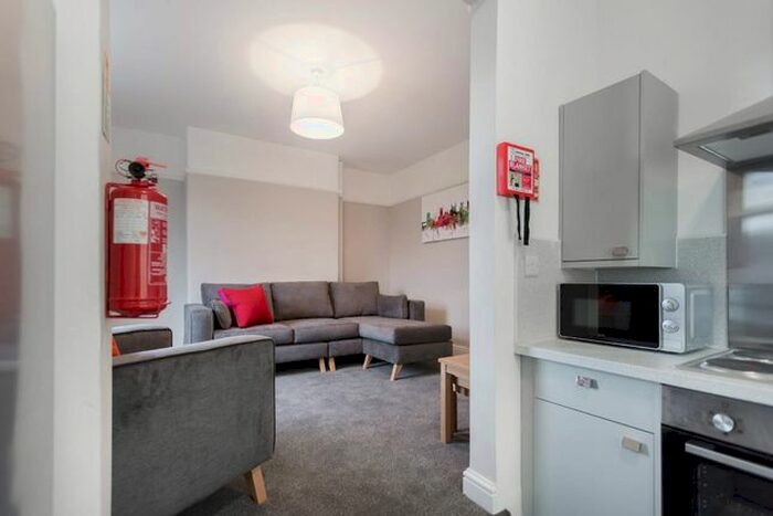 4 Bedroom Semi-Detached House To Rent In Station Road, Filton, Bristol, BS34