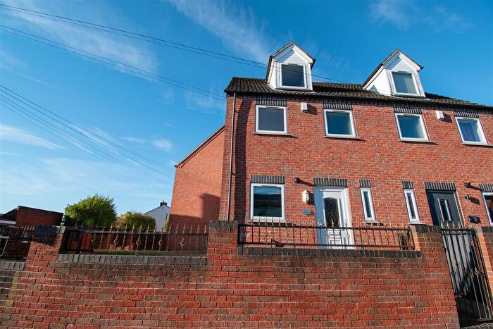 3 Bedroom Semi Detached House For Sale In Derby Road, Ripley, DE5