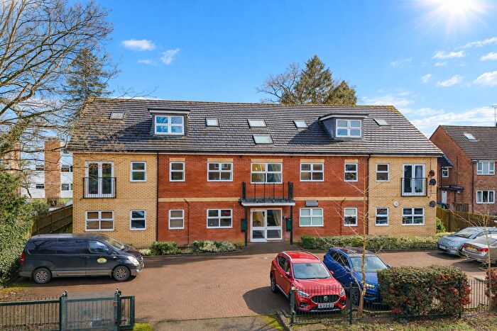 2 Bedroom Flat For Sale In Grandfield Avenue, Watford, Hertfordshire, WD17