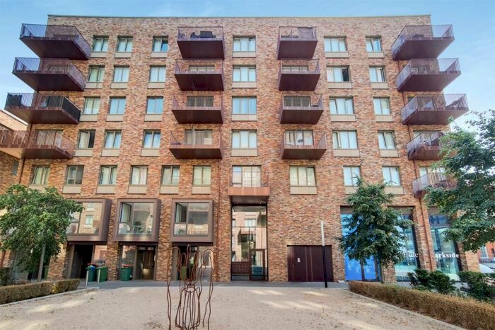 2 Bedroom Apartment To Rent In Frobisher Yard, London, E16