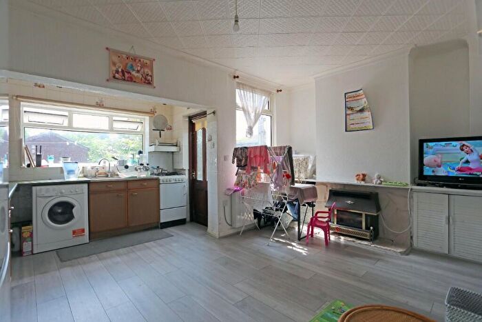 2 Bedroom Terraced House To Rent In Shaftesbury Road, Romford, London, RM1