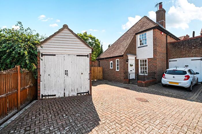2 Bedroom Semi Detached House For Sale In Wantsum Mews, Sandwich, CT13
