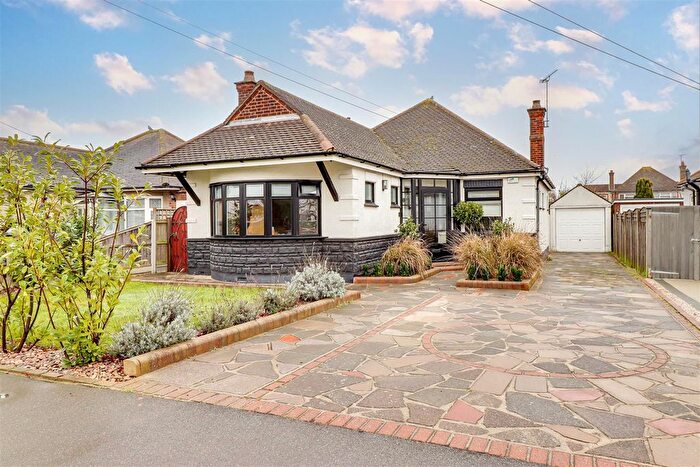3 Bedroom Detached Bungalow For Sale In Tattersall Gardens, Leigh-On-Sea, SS9