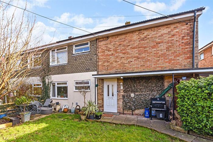 2 Bedroom Maisonette For Sale In Elmay Houses, Graspan Road, Ludgershall, Andover, SP11