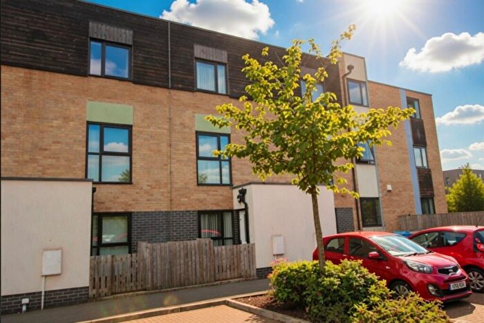 3 Bedroom Town House To Rent In Cooke Place, Salford, M5