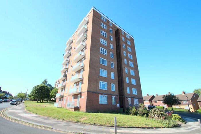 2 Bedroom Flat To Rent In Strongbow Crescent, London SE9