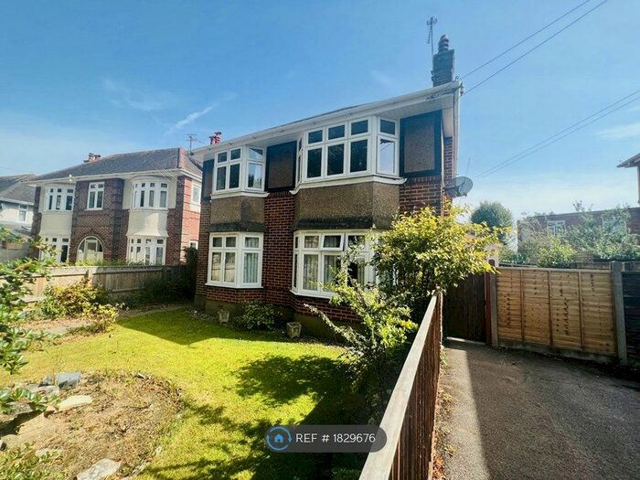 2 Bedroom Maisonette To Rent In Holdenhurst Avenue, Bournemouth, BH7